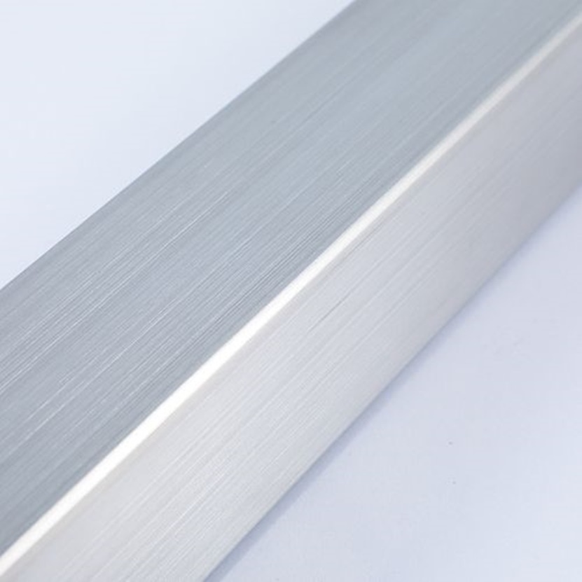 304拉丝不锈钢方管